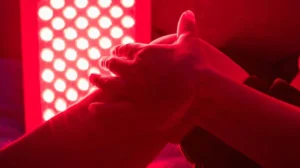 Luce infrarossa applicata al muscolo per aumentare energia, ridurre infiammazione e favorire il recupero muscolare