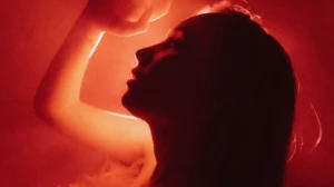 Luce rossa pelle del viso per stimolare collagene, rigenerazione cutanea ed elasticità della pelle