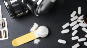 Differenza tra BCAA e proteine in polvere: due strategie per la sintesi muscolare.
